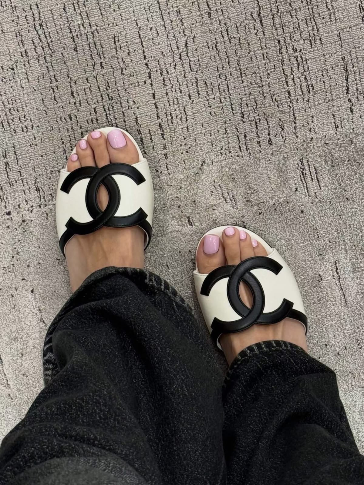 MILANA Icon Slide Sandalen – Minimal Chic Luxury